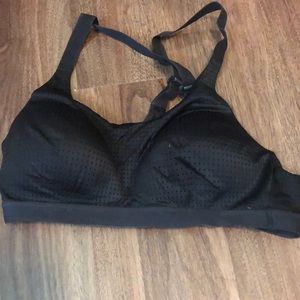 Black sports bra